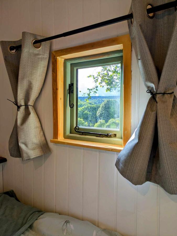Romantic Nature Retreat, Luxury Glamping & Stargazing Views - Dragonfly Shepherd Hut Yarpole Esterno foto