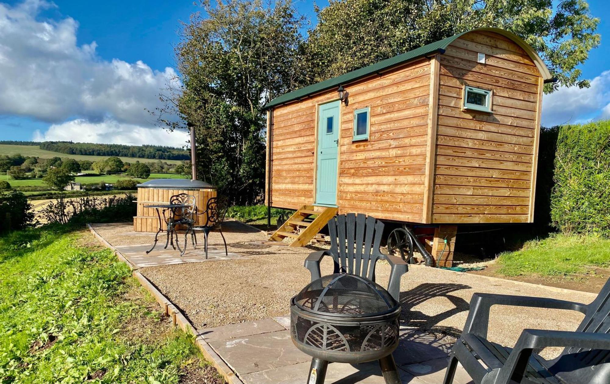 Romantic Nature Retreat, Luxury Glamping & Stargazing Views - Dragonfly Shepherd Hut Yarpole Esterno foto